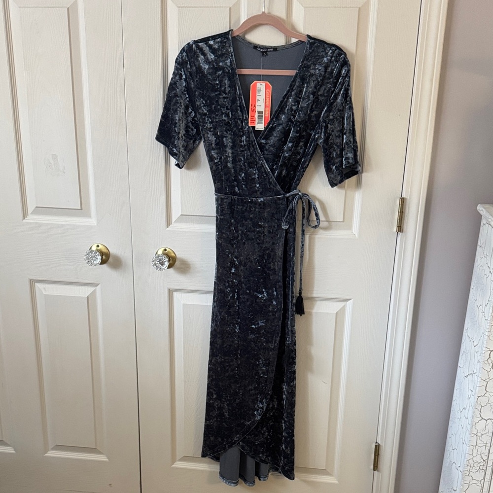 Stunning Blue-Gray Crushed Velvet Wrap Dress in Black